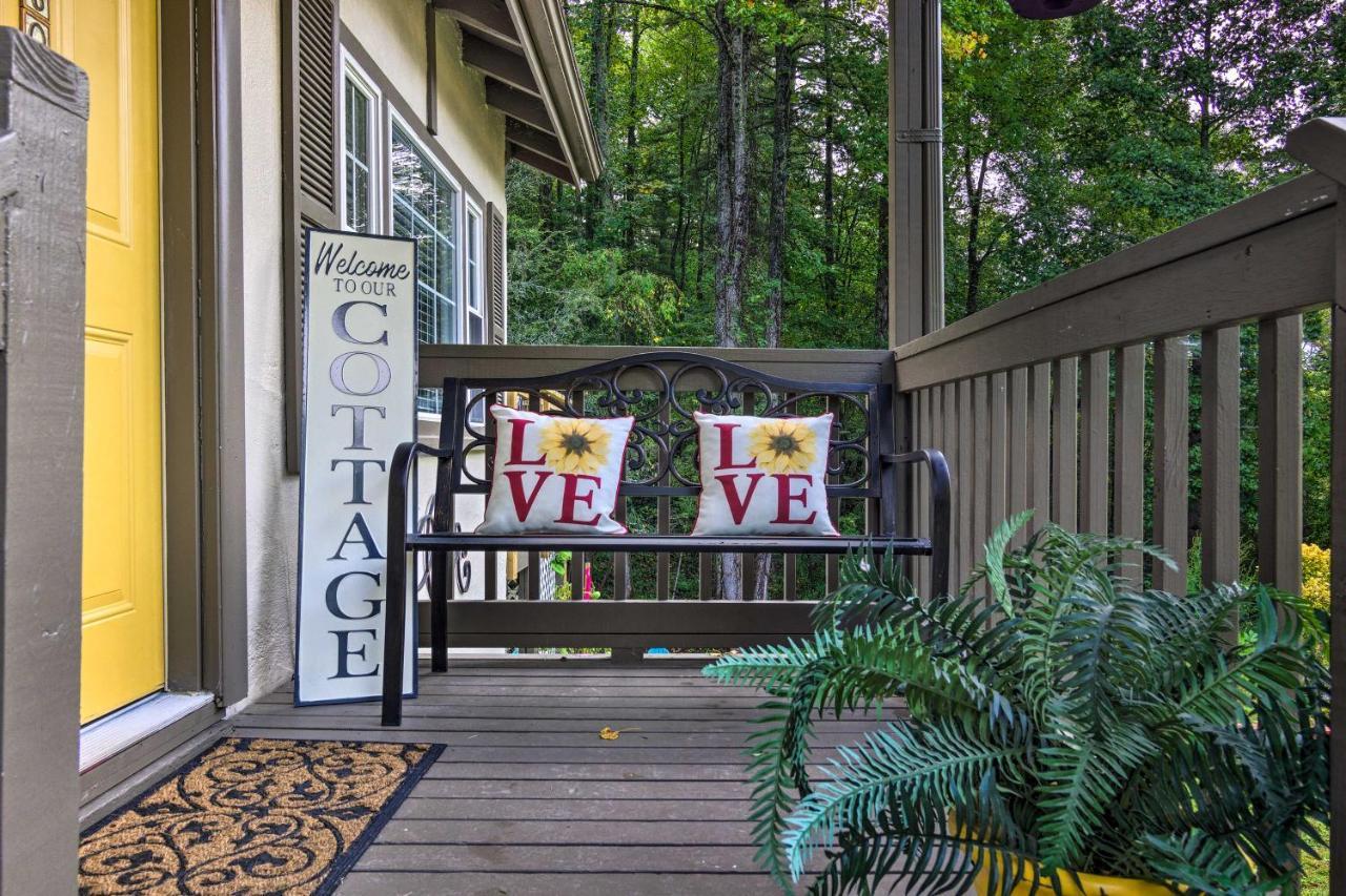 Shaw Creek Cottage With Fire Pit And Forest Views Hendersonville Buitenkant foto