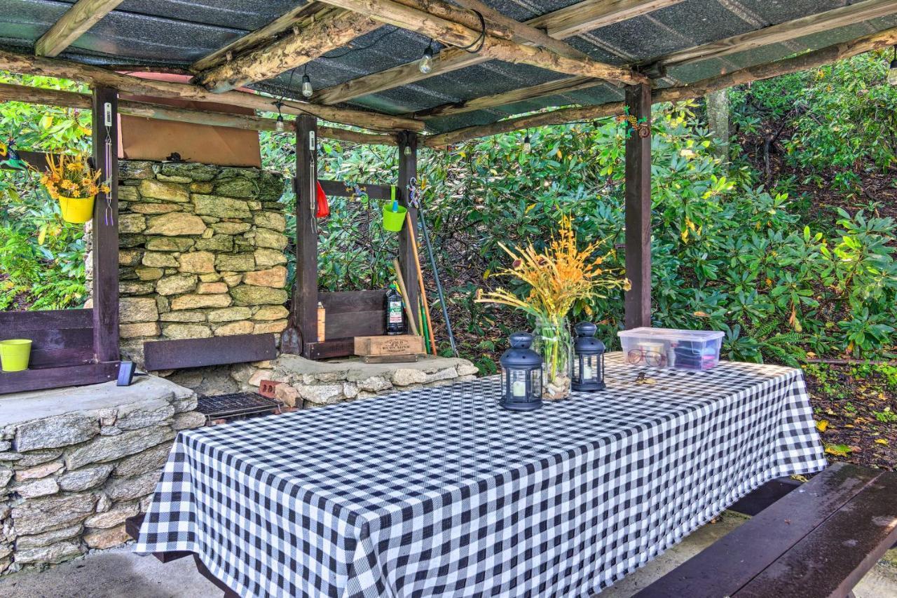 Shaw Creek Cottage With Fire Pit And Forest Views Hendersonville Buitenkant foto